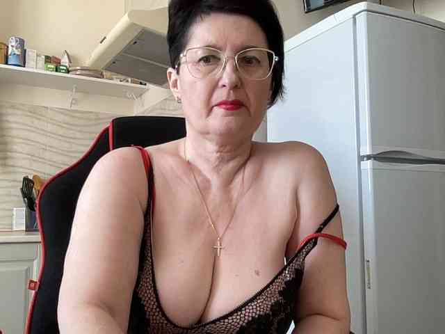 HotMilfPussy webcam