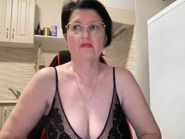 HotMilfPussy webcam
