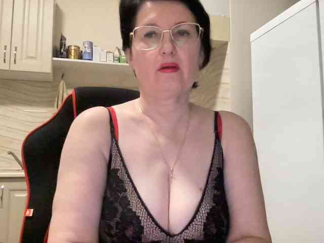 HotMilfPussy webcam
