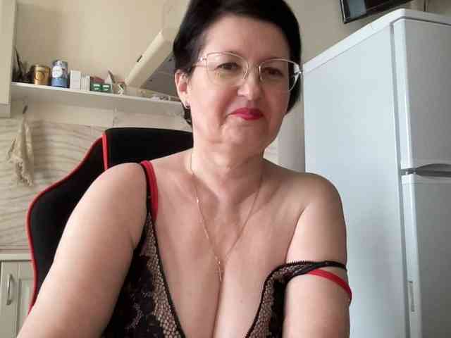 HotMilfPussy webcam