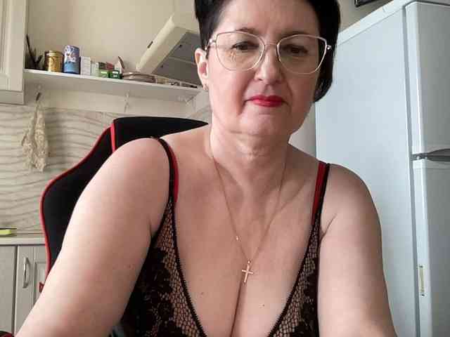 HotMilfPussy webcam