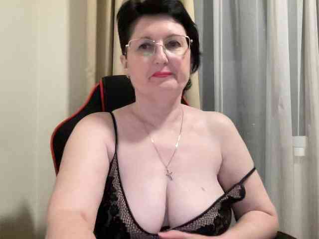 HotMilfPussy webcam