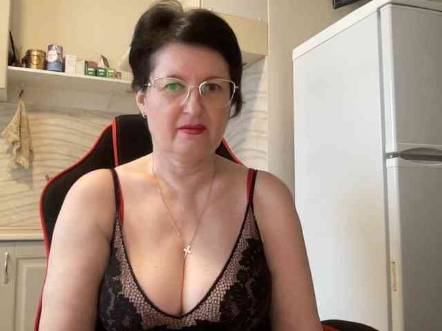 HotMilfPussy webcam