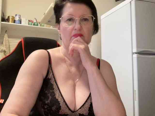 HotMilfPussy webcam