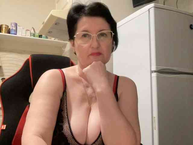HotMilfPussy webcam