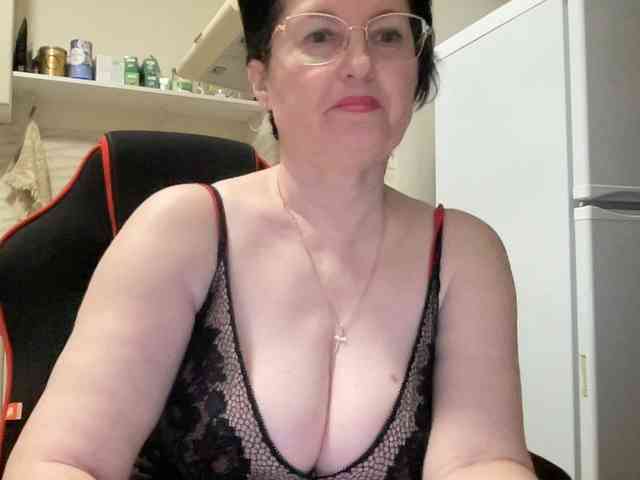 HotMilfPussy webcam