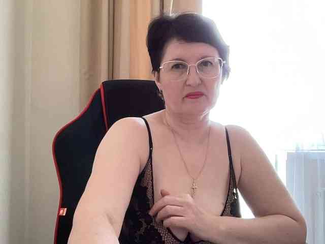 HotMilfPussy webcam