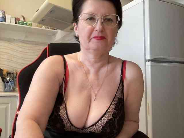 HotMilfPussy webcam