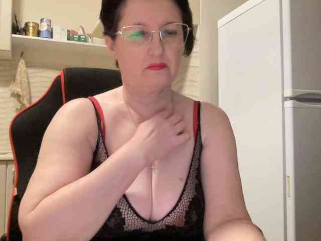 HotMilfPussy webcam