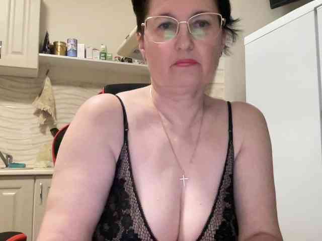 HotMilfPussy webcam