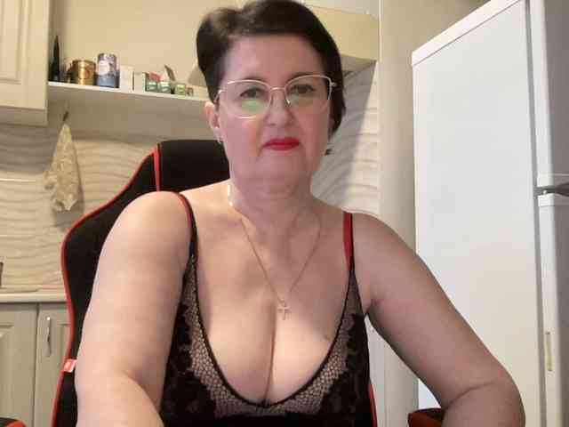 HotMilfPussy webcam