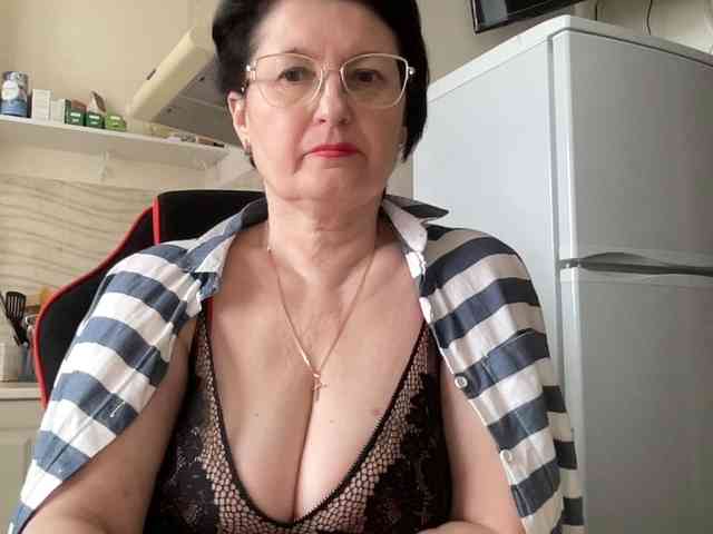 HotMilfPussy webcam