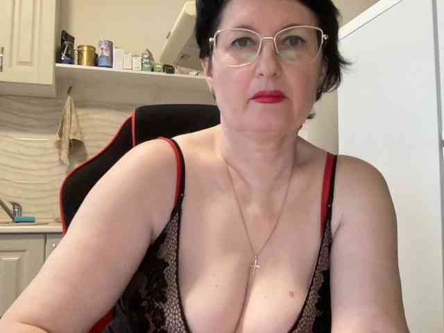 HotMilfPussy webcam