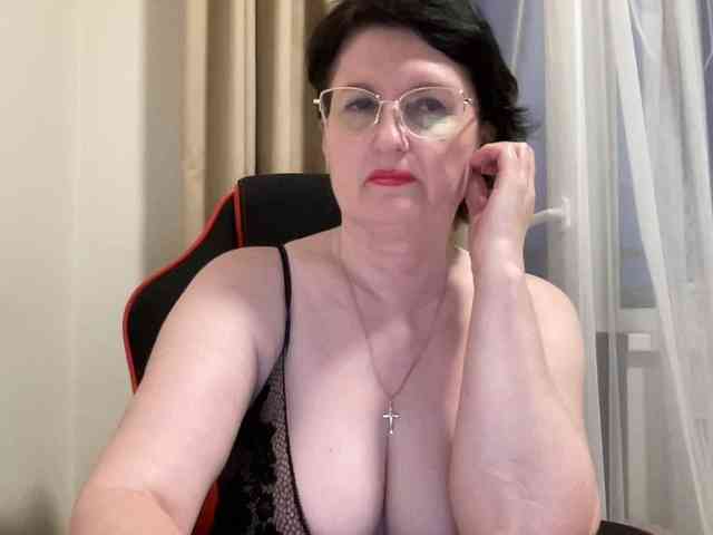HotMilfPussy webcam