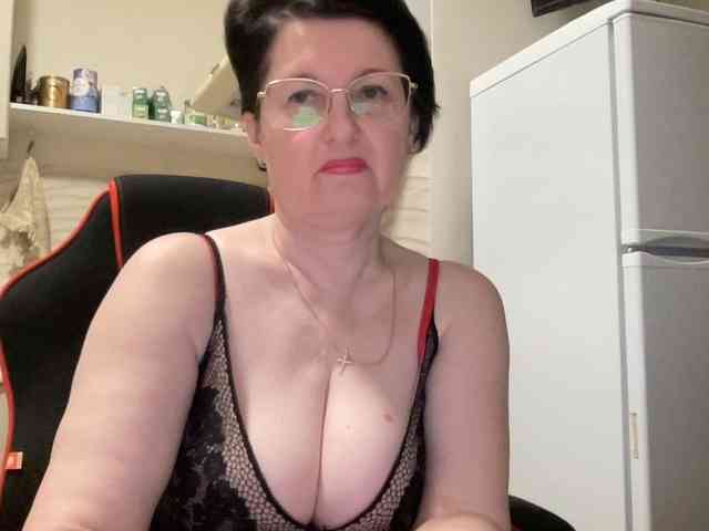 HotMilfPussy webcam