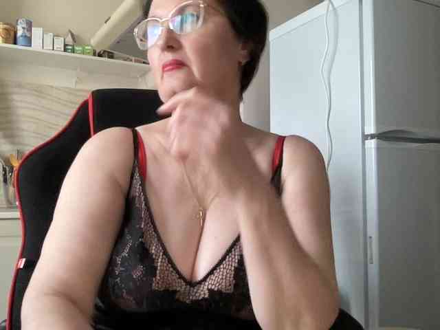 HotMilfPussy webcam