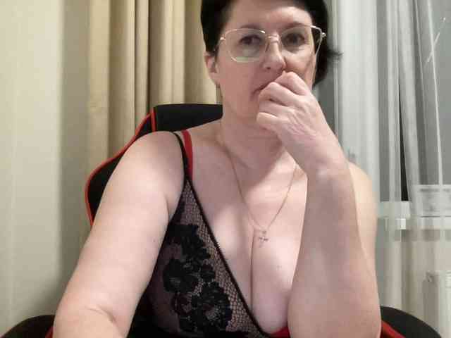 HotMilfPussy webcam