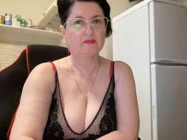 HotMilfPussy webcam