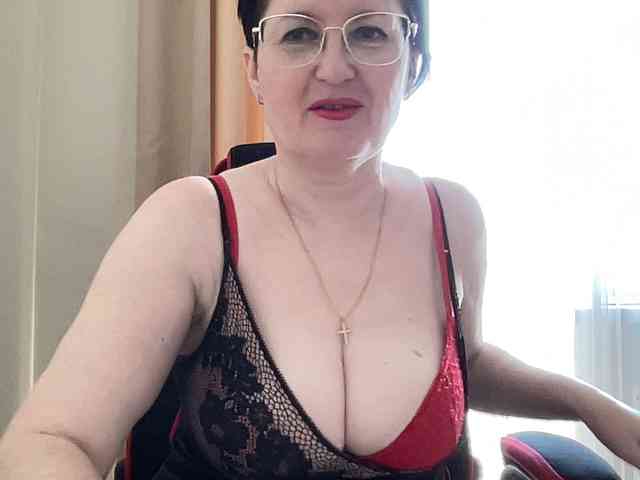 HotMilfPussy webcam