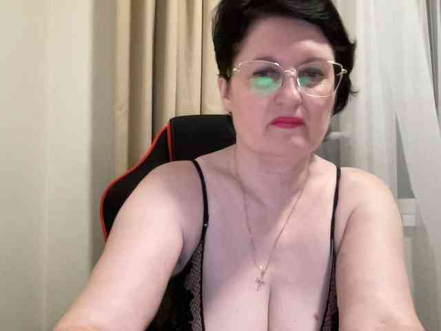 HotMilfPussy webcam