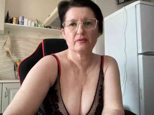 HotMilfPussy webcam