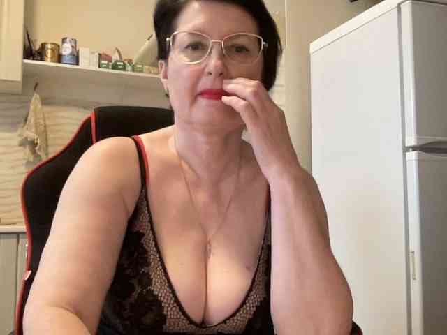 HotMilfPussy webcam