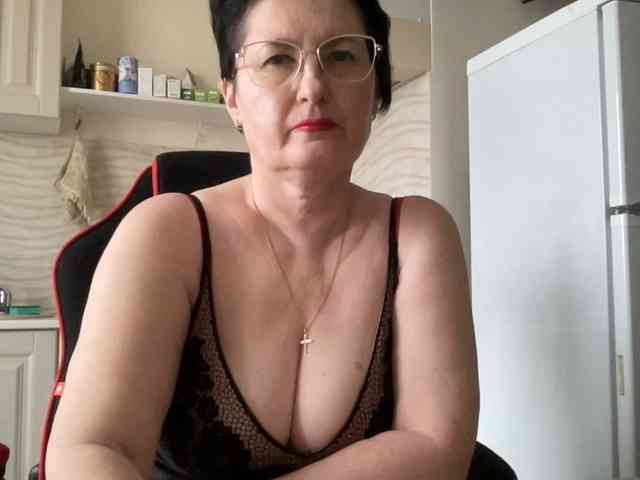 HotMilfPussy webcam
