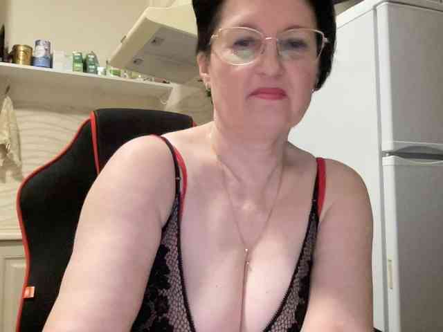 HotMilfPussy webcam