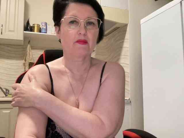 HotMilfPussy webcam