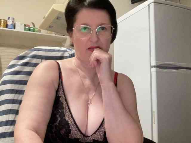 HotMilfPussy webcam