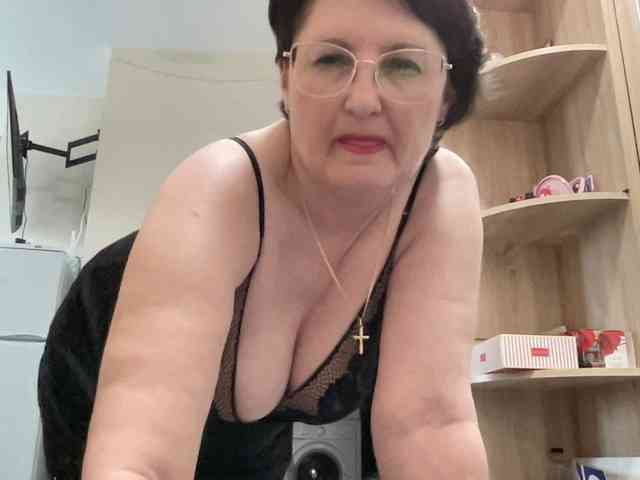 HotMilfPussy webcam