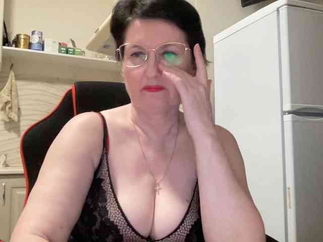 HotMilfPussy webcam