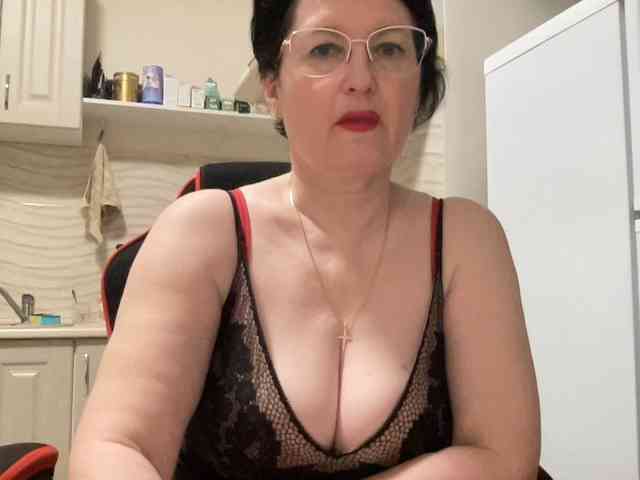 HotMilfPussy webcam
