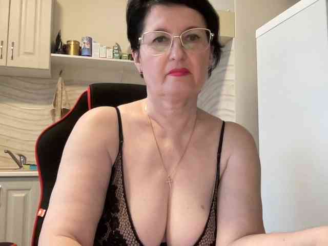 HotMilfPussy webcam