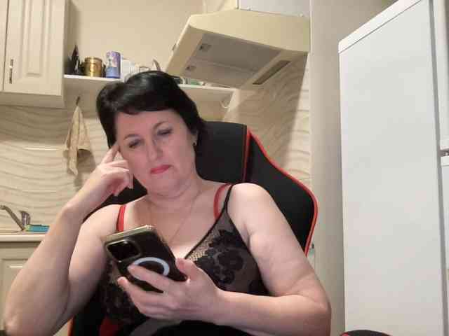 HotMilfPussy webcam