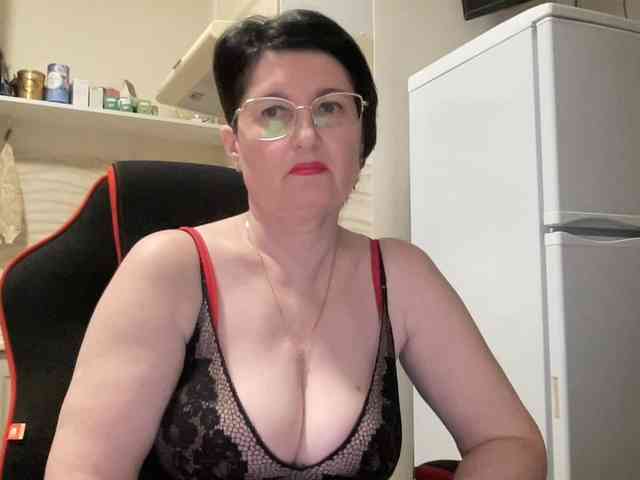 HotMilfPussy webcam