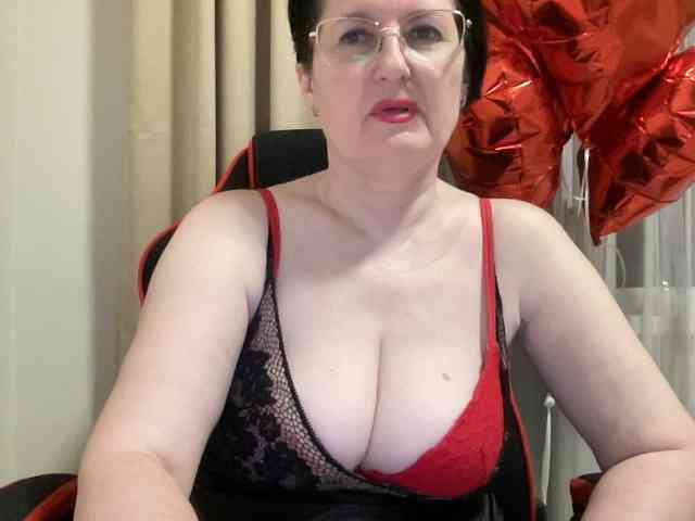 HotMilfPussy webcam