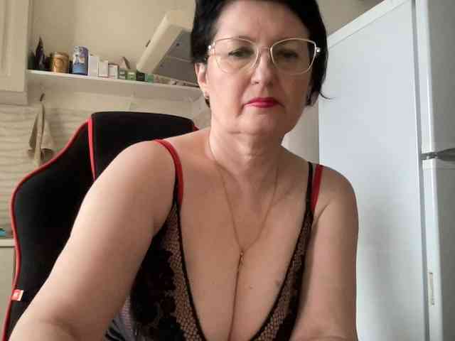 HotMilfPussy webcam