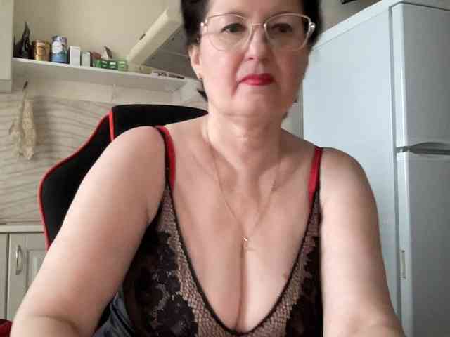 HotMilfPussy webcam