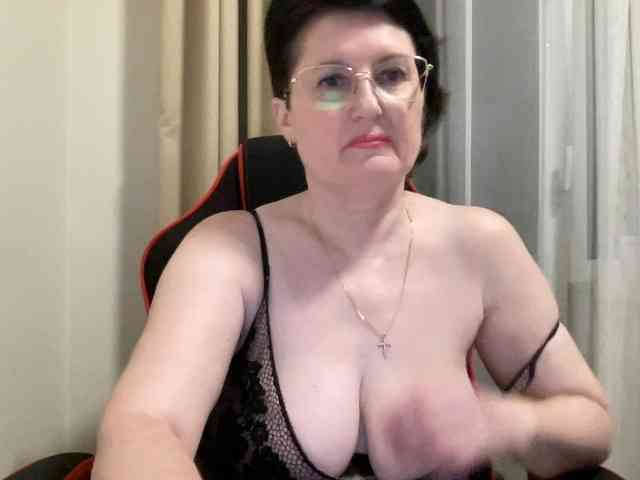 HotMilfPussy webcam