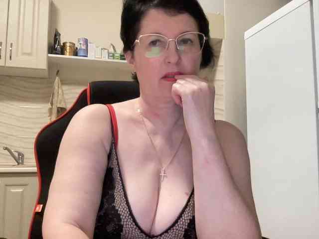 HotMilfPussy webcam