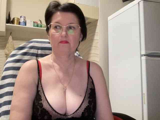 HotMilfPussy webcam