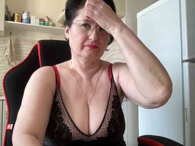 HotMilfPussy webcam
