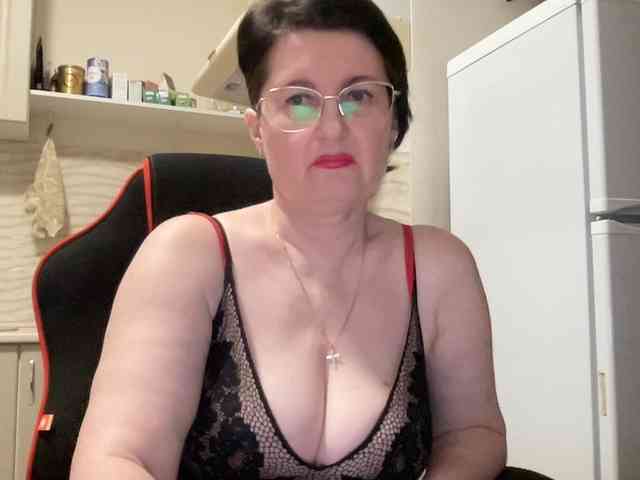 HotMilfPussy webcam