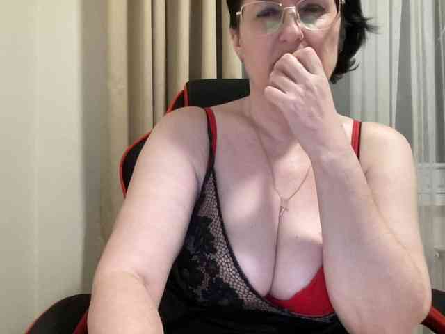 HotMilfPussy webcam