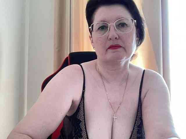 HotMilfPussy webcam