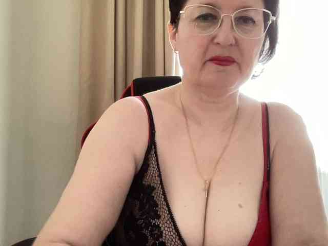 HotMilfPussy webcam
