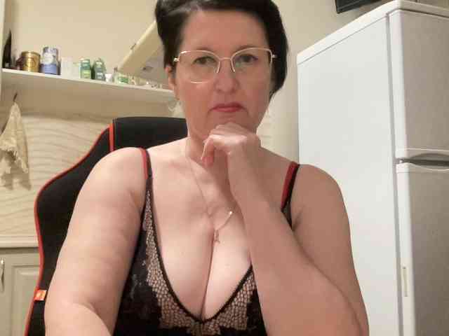 HotMilfPussy webcam