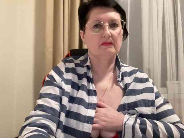 HotMilfPussy webcam