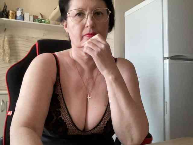 HotMilfPussy webcam